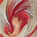 Viera-Cernakova-Zablesk-Individualna-textilna-technika-napnute-lanove-platno-na-drevenom-rame-pouzitie-roznych-druhov-spagatu-medene-nite-priadza-med